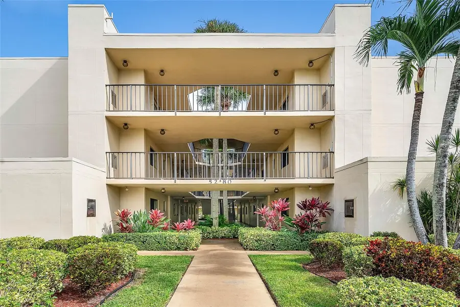 5280 Las Verdes Circle #202, Delray Beach, FL 33484 - Image #2