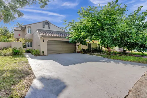 2945 Begonia Way, Cooper City, FL 33026