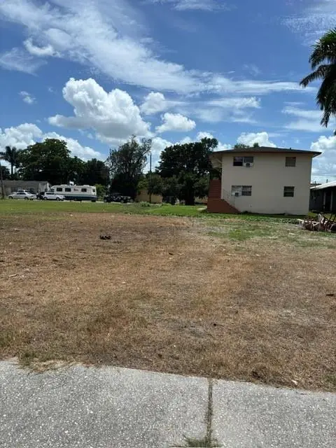 724 SW Avenue B Ave, Belle Glade, FL 33430 - Image #3