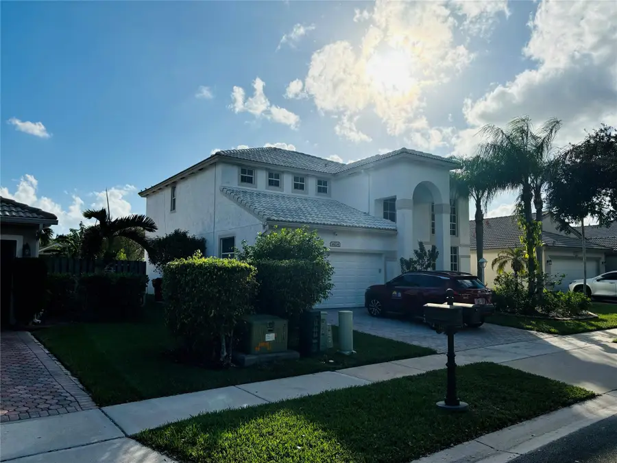 14224 NW 18th Ct, Pembroke Pines, FL 33028 - Image #2