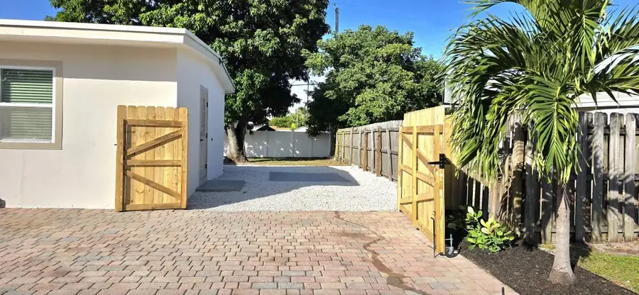 4531 NE 15th Ave, Pompano Beach, FL 33064 - Image #2