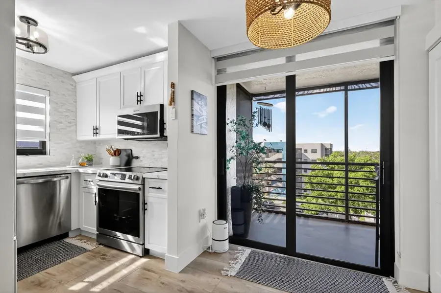 1000 Colony Point Circle #501, Pembroke Pines, FL 33026 - Image #2