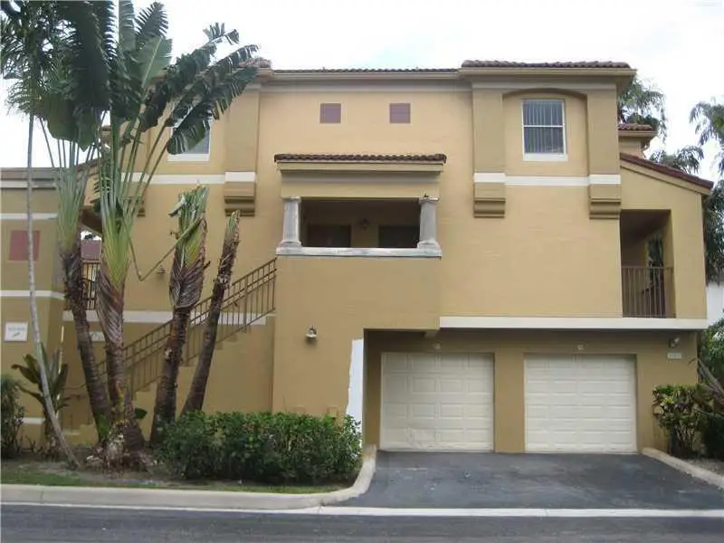 741 N Pine Island Road #214, Plantation, FL 33324 - Image #2