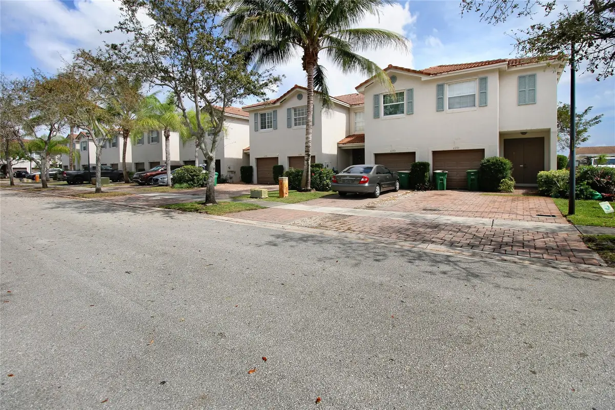 8256 Prestige Commons Dr #8256, Tamarac, FL 33321 - Image #1
