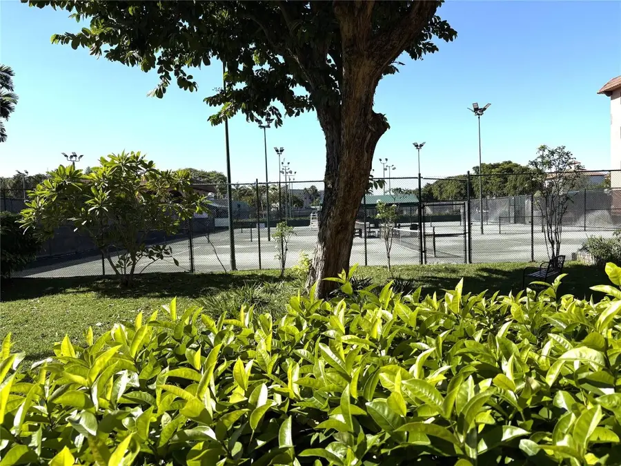 620 Tennis Club Drive #105, Fort Lauderdale, FL 33311 - Image #3