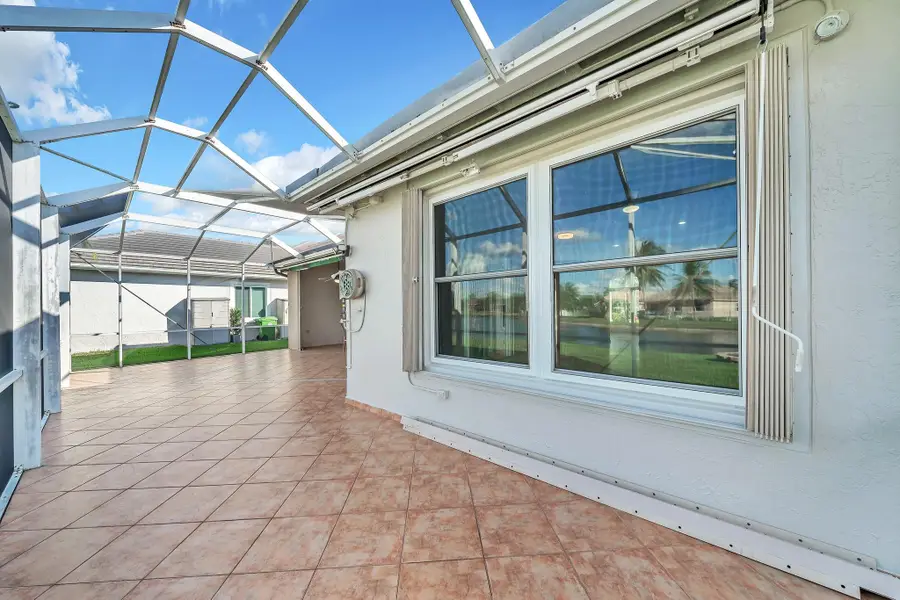 16403 S Segovia Cir, Pembroke Pines, FL 33331 - Image #3