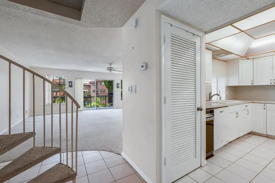 650 Tennis Club Drive #303, Fort Lauderdale, FL 33311 - Image #2