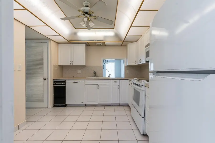 650 Tennis Club Drive #303, Fort Lauderdale, FL 33311 - Image #3