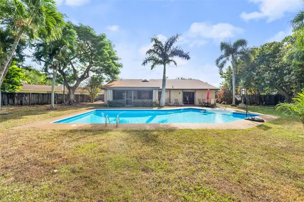 4315 NW 95th Ter, Sunrise, FL 33351