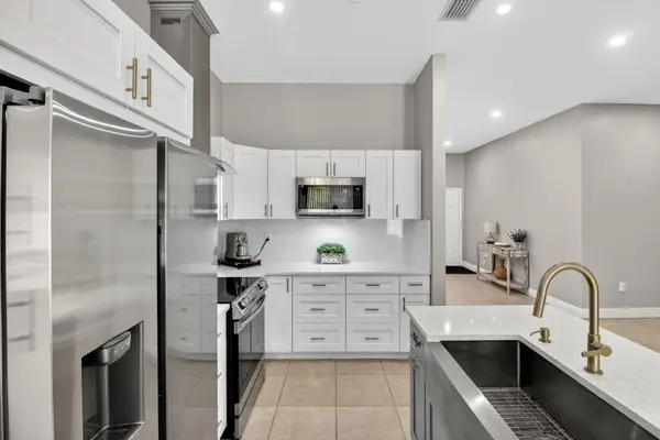 8134 SW 163rd Pl, Miami, FL 33193