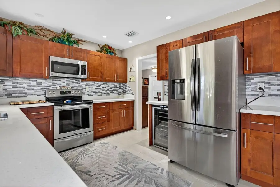 301 SE 8th Court, Pompano Beach, FL 33060 - Image #2