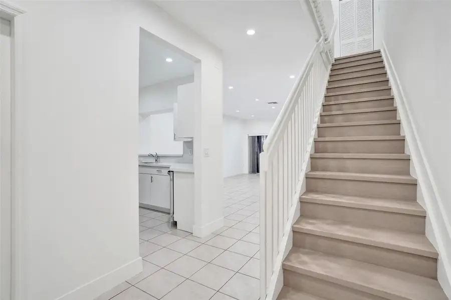 1003 NW 100th Ave, Pembroke Pines, FL 33024 - Image #3