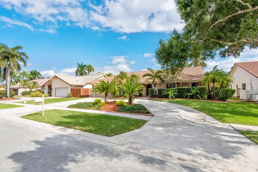 1120 NW 100th Way, Plantation, FL 33322 - Image #3