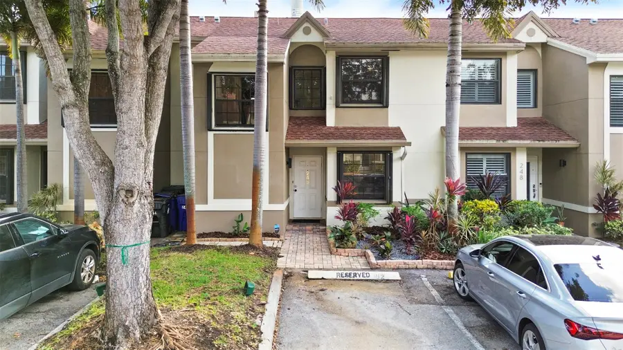 246 City View Dr #246, Fort Lauderdale, FL 33311 - Image #2