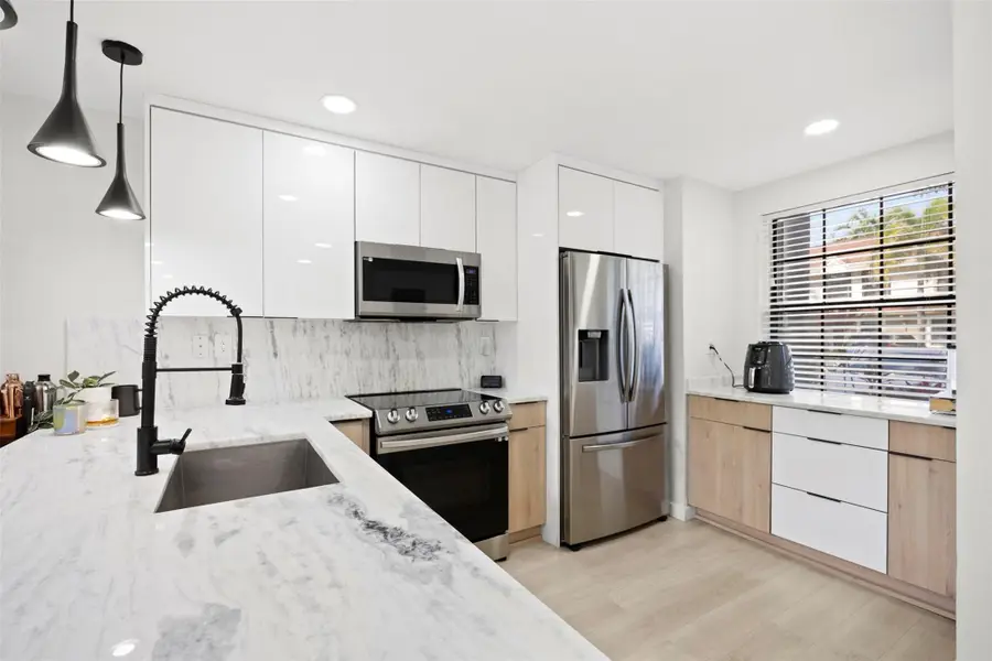 246 City View Dr #246, Fort Lauderdale, FL 33311 - Image #3