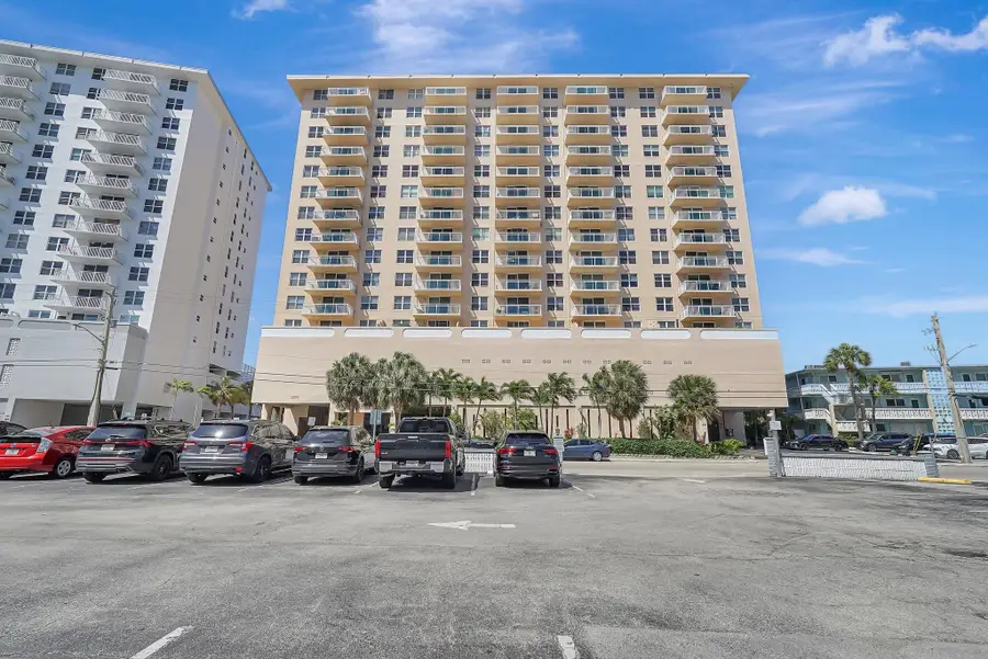 437 Golden Isles Dr #15G, Hallandale Beach, FL 33009 - Image #3