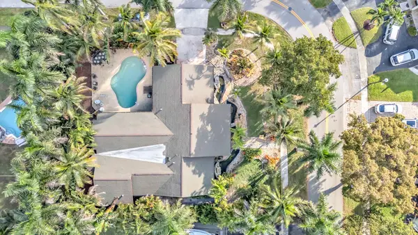 980 SW 70th Ave, Plantation, FL 33317