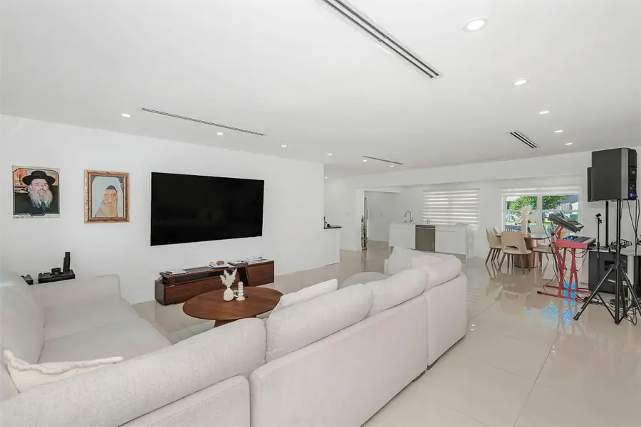 825 Argonaut Isle, Dania Beach, FL 33004 - Image #3