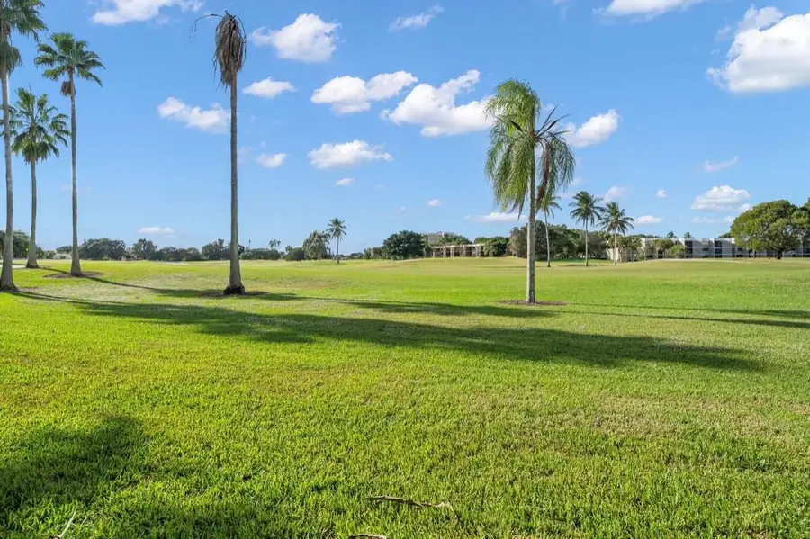 370 Fairway Circle #13, Weston, FL 33326 - Image #3