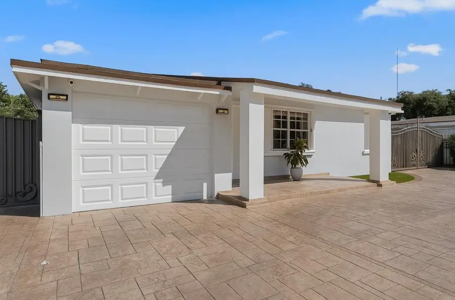 31 Miami Gardens Rd, West Park, FL 33023 - Image #2