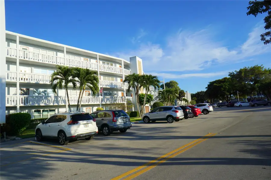4029 Newport H #4029, Deerfield Beach, FL 33442 - Image #2