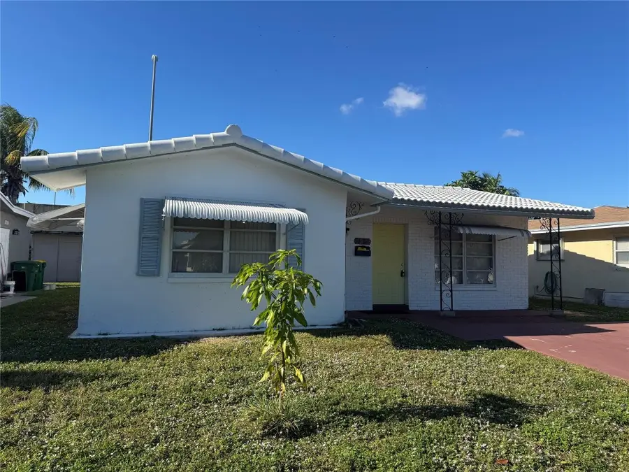 4949 NW 48th Way, Tamarac, FL 33319 - Image #2