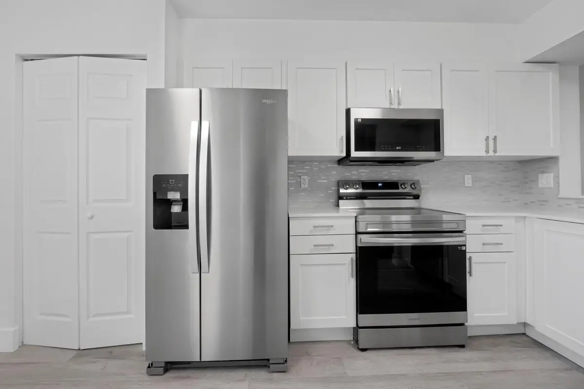 2200 S Cypress Bend Dr #402, Pompano Beach, FL 33069 - Image #1