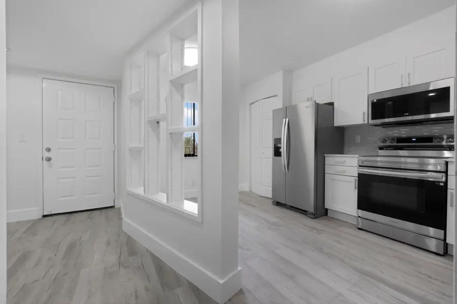 2200 S Cypress Bend Dr #402, Pompano Beach, FL 33069 - Image #2