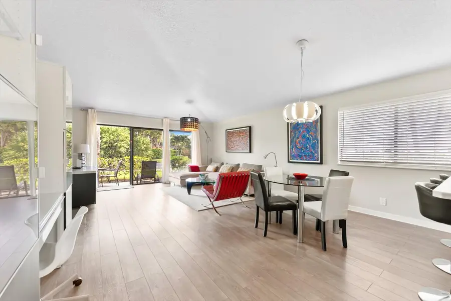 842 Club Dr #842, Palm Beach Gardens, FL 33418 - Image #2