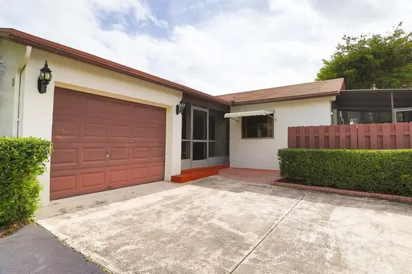 5086 Mirror Lakes Blvd, Boynton Beach, FL 33472