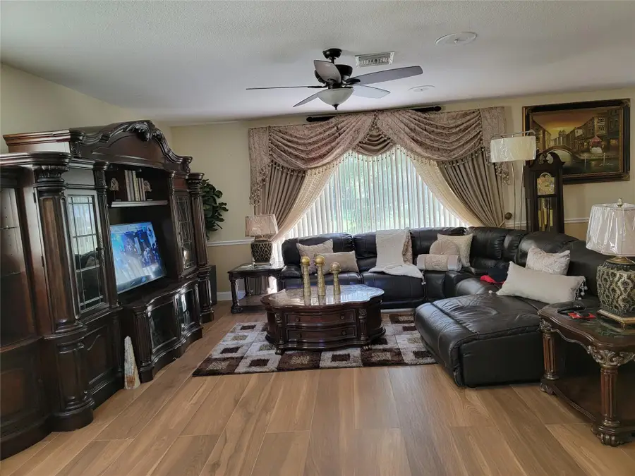 111 Berenger Walk, Royal Palm Beach, FL 33414 - Image #3