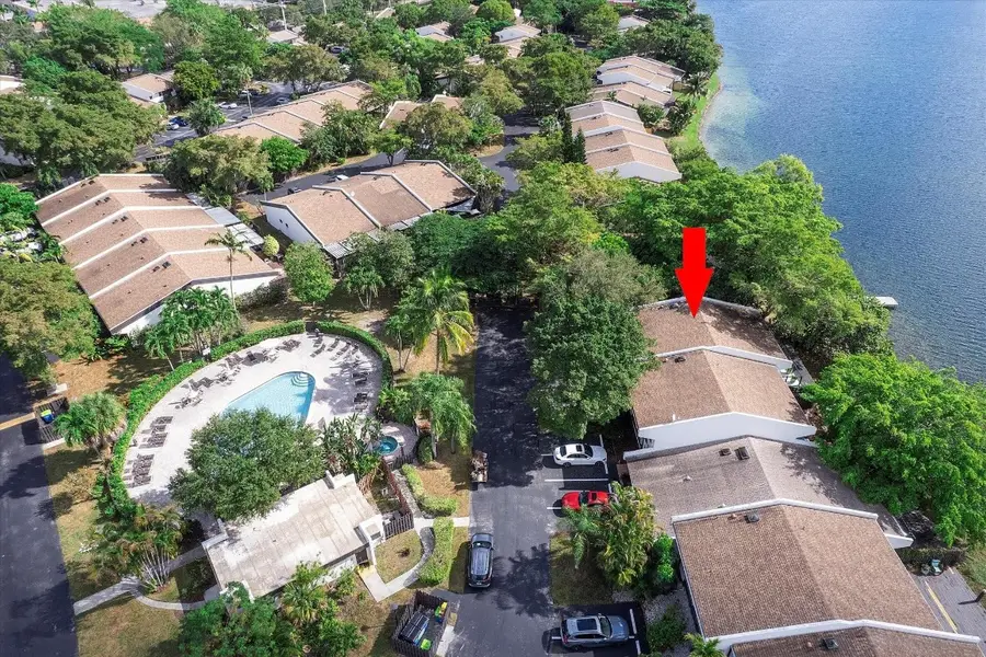 558 NE 199th Terrace, Miami, FL 33179 - Image #3