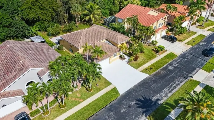 19775 NW 10th St, Pembroke Pines, FL 33029 - Image #3