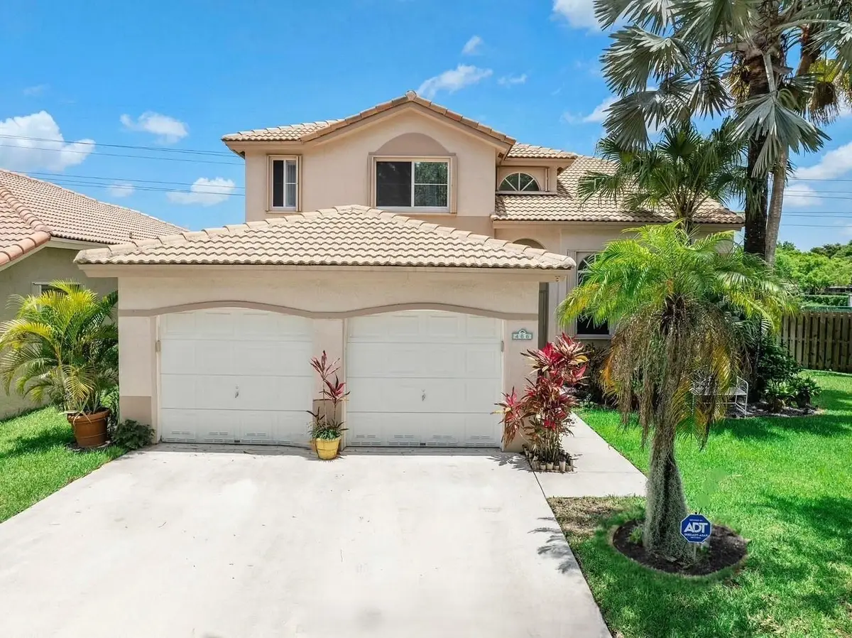 466 E Royal Cove Cir, Davie, FL 33325 - Image #1