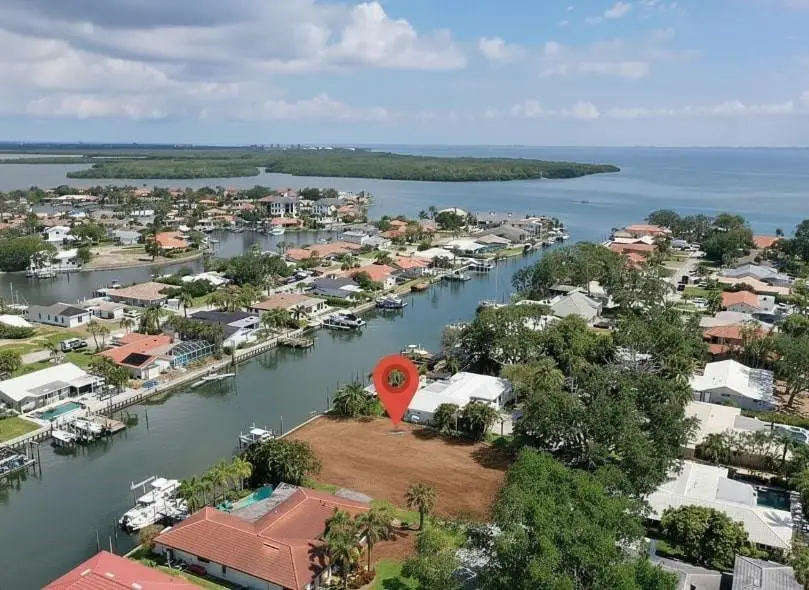 2017 NE Iowa Avenue, Saint Petersburg, FL 33703 - Image #3