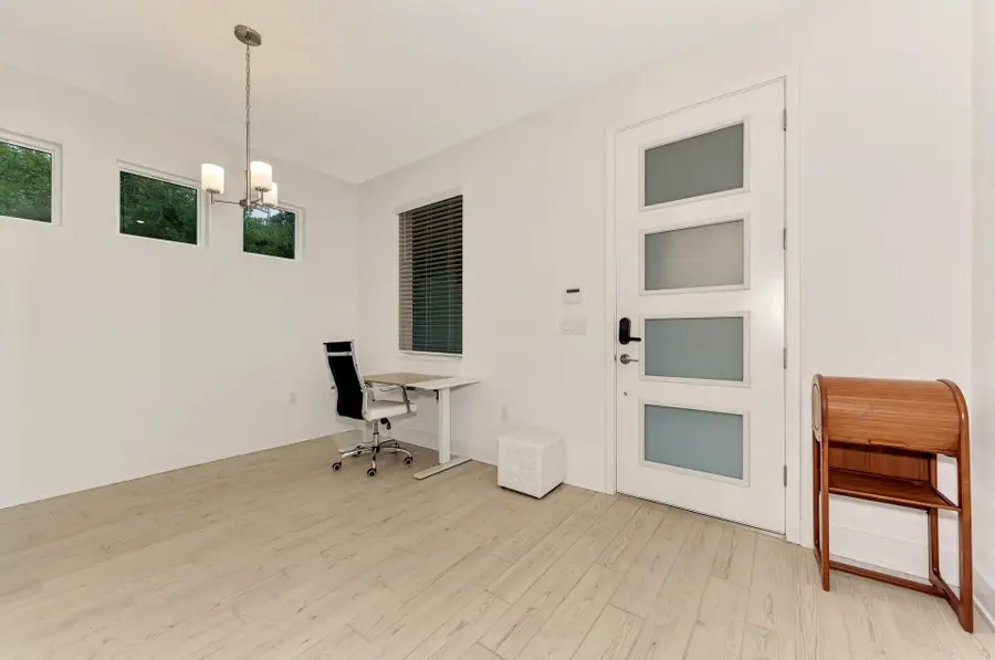 7587 Temple Street, Sarasota, FL 34239 - Image #3