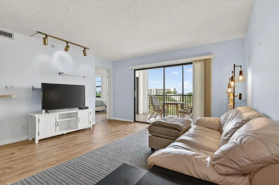 2205 S Cypress Bend Drive #604, Pompano Beach, FL 33069 - Image #2