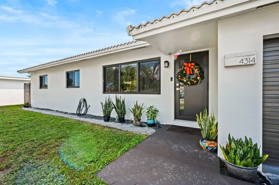 4314 Roosevelt St, Hollywood, FL 33021 - Image #3