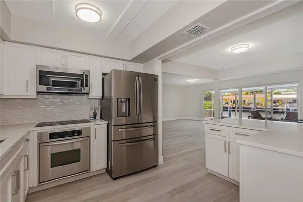 2217 NE 20th Ave, Wilton Manors, FL 33305