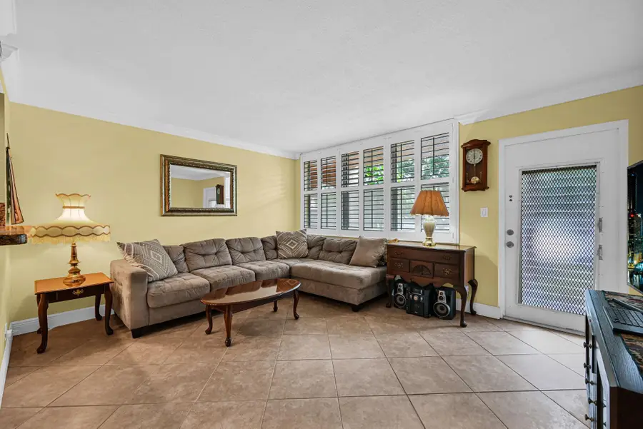 9121 Sunrise Lakes Blvd #106, Sunrise, FL 33322 - Image #2