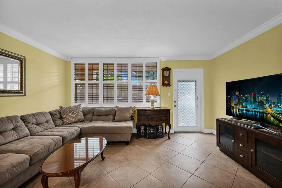 9121 Sunrise Lakes Blvd #106, Sunrise, FL 33322 - Image #3
