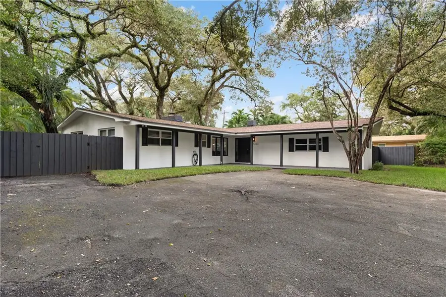 5840 SW 37th Ave, Dania Beach, FL 33312 - Image #2