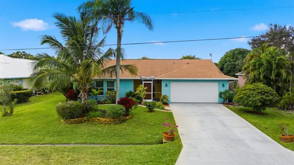 2360 SE Bordeaux Ct, Port St Lucie, FL 34952