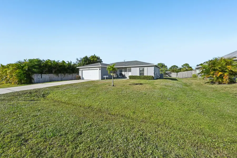 593 NW Avon Ave, Port Saint Lucie, FL 34983 - Image #3