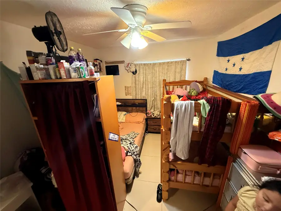 1028 NW 24th St, Miami, FL 33127 - Image #3