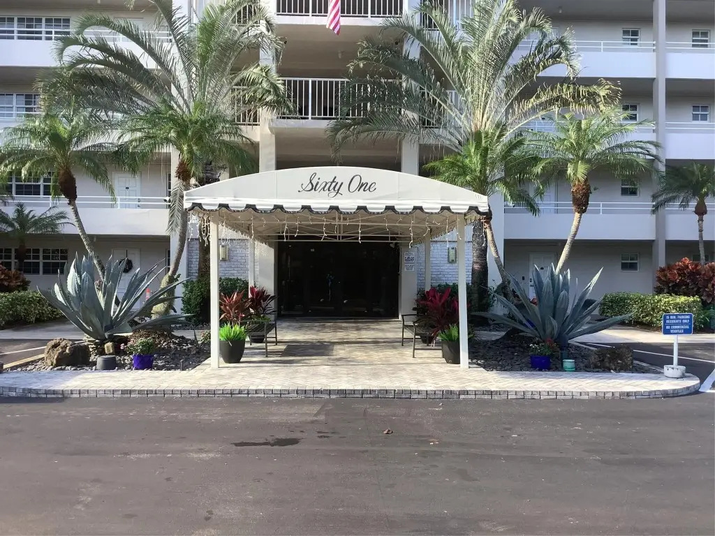 575 Oaks Lane #608, Pompano Beach, FL 33069 - Image #1