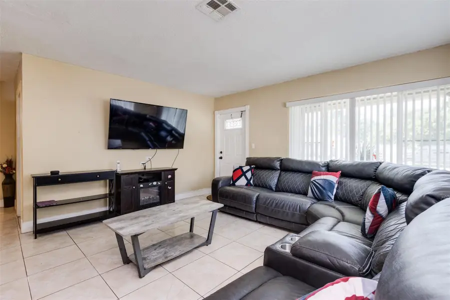 1610 SW 68th Ter, North Lauderdale, FL 33068 - Image #2