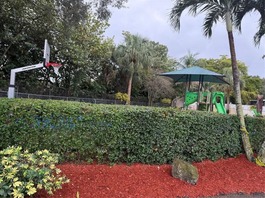 405 Sunshine Dr, Coconut Creek, FL 33066 - Image #2