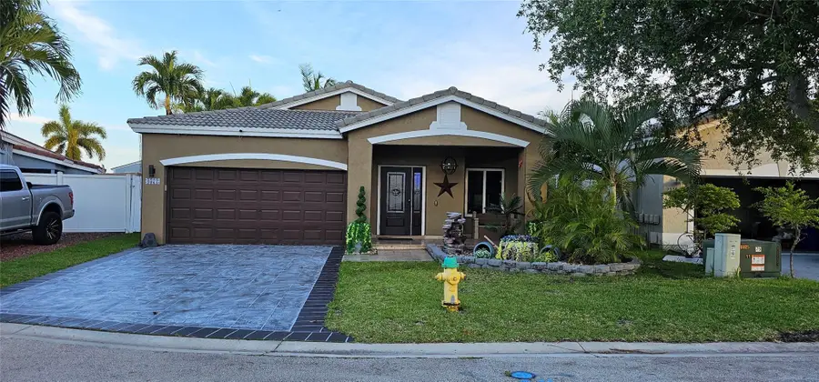 4572 SW 14th St, Deerfield Beach, FL 33442 - Image #3