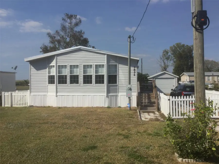 1824 Riverside Dr, Moore Haven, FL 33471 - Image #2